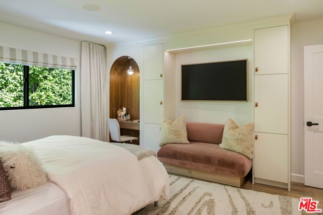 17145 Addison Street, Encino (los Angeles), CA 91316