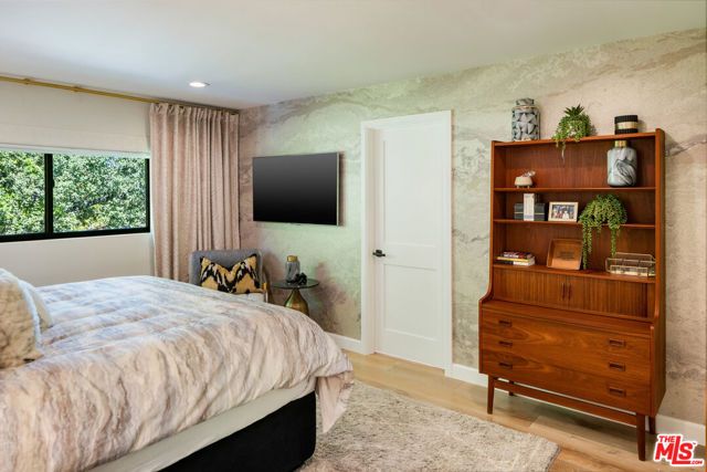 17145 Addison Street, Encino (los Angeles), CA 91316