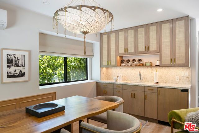 17145 Addison Street, Encino (los Angeles), CA 91316