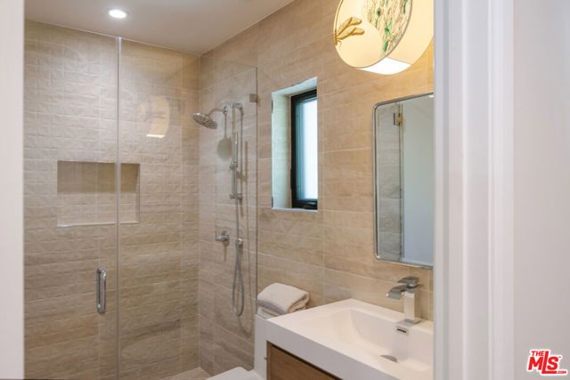 17145 Addison Street, Encino (los Angeles), CA 91316