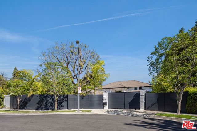 17145 Addison Street, Encino (los Angeles), CA 91316