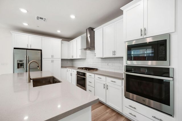 8876 Solo Way, Elk Grove, CA 95757