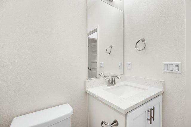 8876 Solo Way, Elk Grove, CA 95757