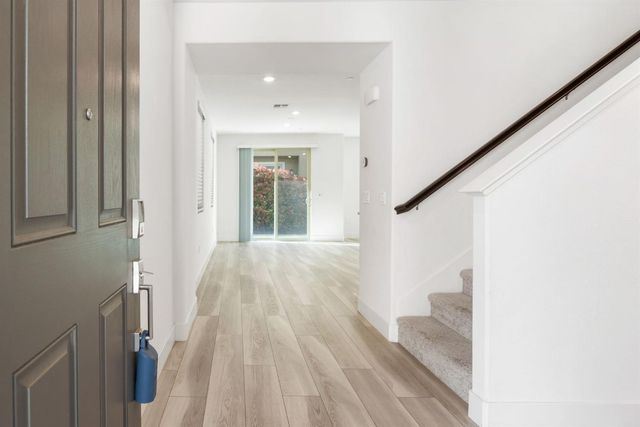 8876 Solo Way, Elk Grove, CA 95757