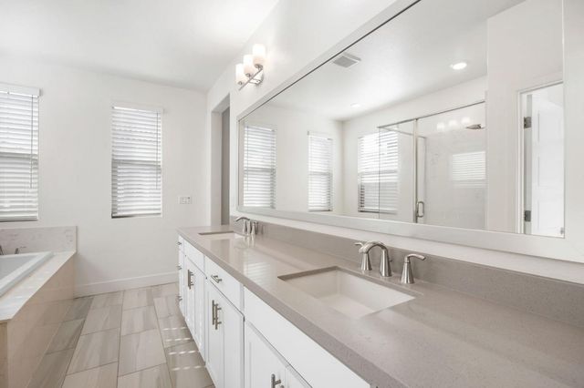 8876 Solo Way, Elk Grove, CA 95757