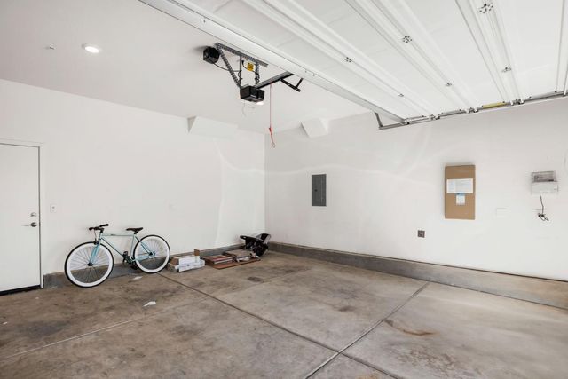 8876 Solo Way, Elk Grove, CA 95757