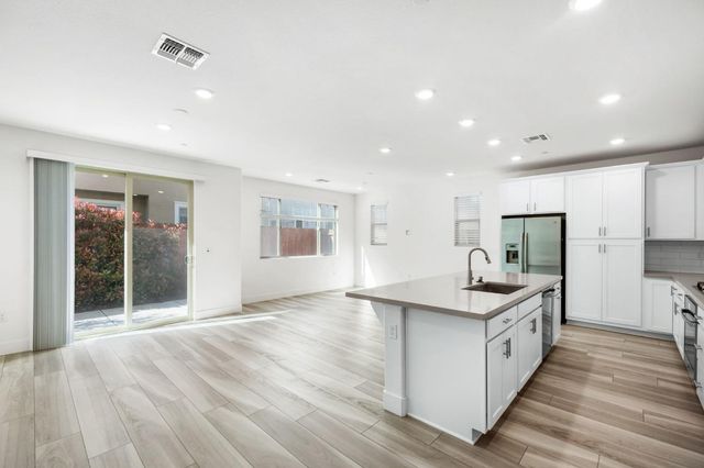 8876 Solo Way, Elk Grove, CA 95757