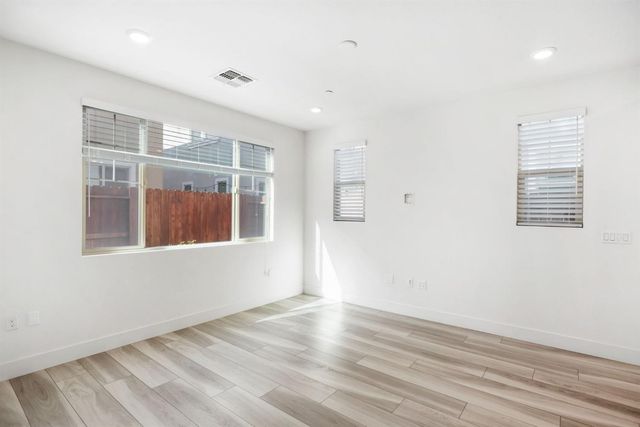 8876 Solo Way, Elk Grove, CA 95757