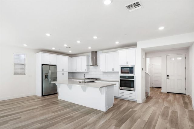 8876 Solo Way, Elk Grove, CA 95757