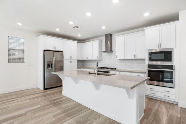 8876 Solo Way, Elk Grove, CA 95757