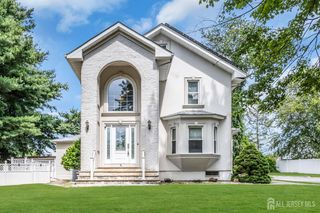 3 Lexington Drive, Piscataway, NJ 08854