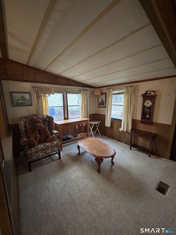 8 Wheeler Brook Park, Stonington, CT 06378