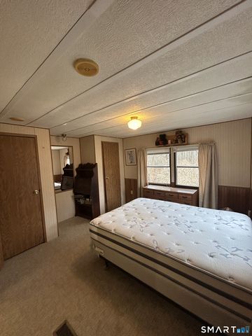 8 Wheeler Brook Park, Stonington, CT 06378