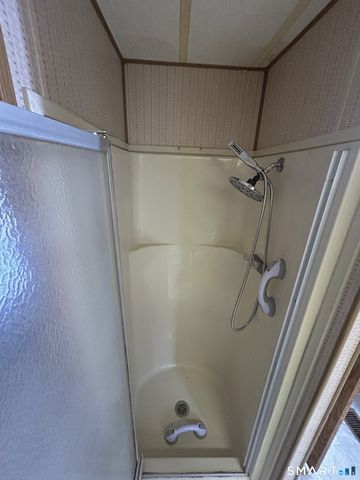 8 Wheeler Brook Park, Stonington, CT 06378