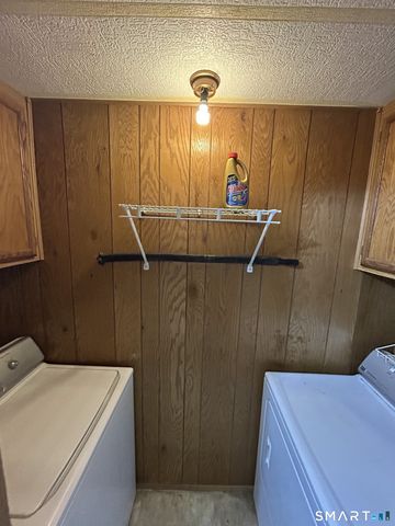 8 Wheeler Brook Park, Stonington, CT 06378