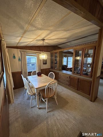 8 Wheeler Brook Park, Stonington, CT 06378