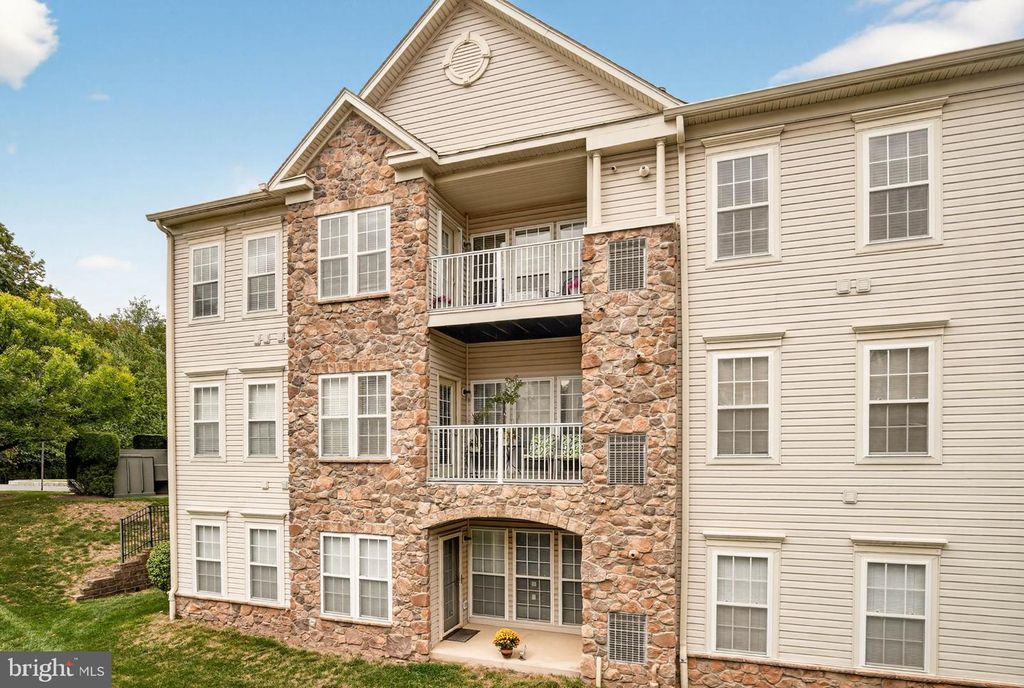 100 GINKO ST #303, Warrington, PA 18976