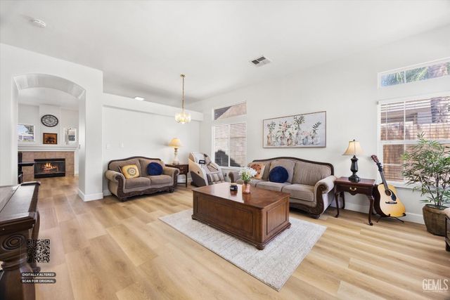 5211 Grogan Drive, Bakersfield, CA 93313