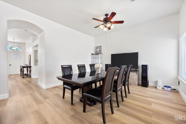 5211 Grogan Drive, Bakersfield, CA 93313