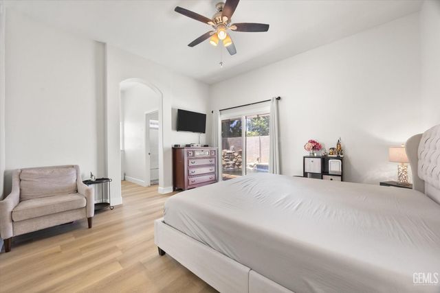 5211 Grogan Drive, Bakersfield, CA 93313