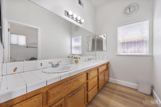 5211 Grogan Drive, Bakersfield, CA 93313