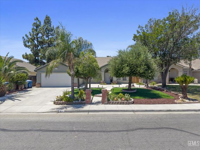 5211 Grogan Drive, Bakersfield, CA 93313