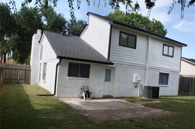 4735 Brownfields Drive, Houston, TX 77066