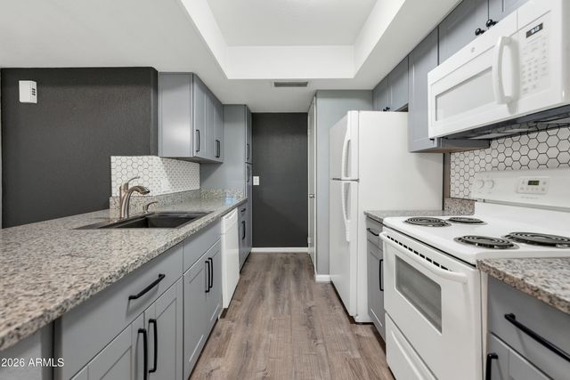 1333 E MORTEN Avenue 214, Phoenix, AZ 85020