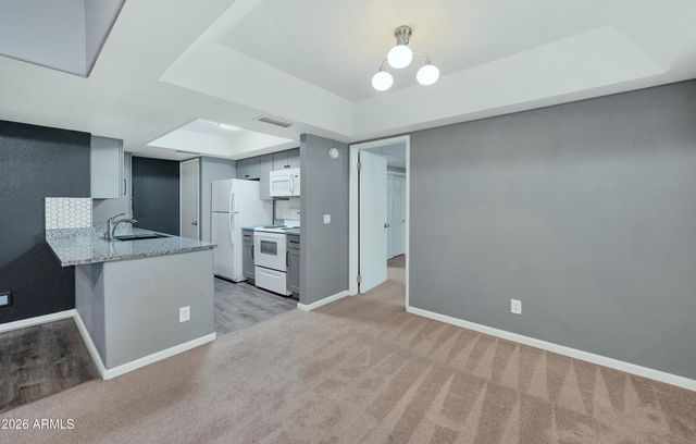 1333 E MORTEN Avenue 214, Phoenix, AZ 85020