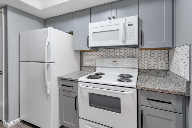 1333 E MORTEN Avenue 214, Phoenix, AZ 85020