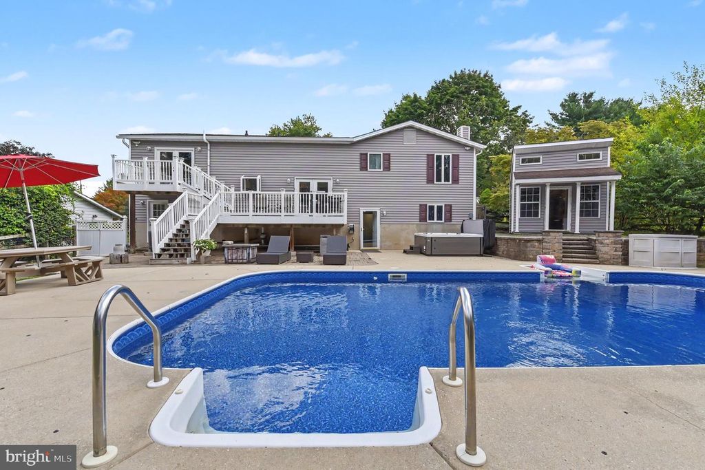 530 MOUNT HOLLY DR, Westminster, MD 21157