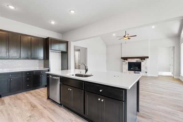 25012 Montana Creek XING, Marble Falls, TX 78654