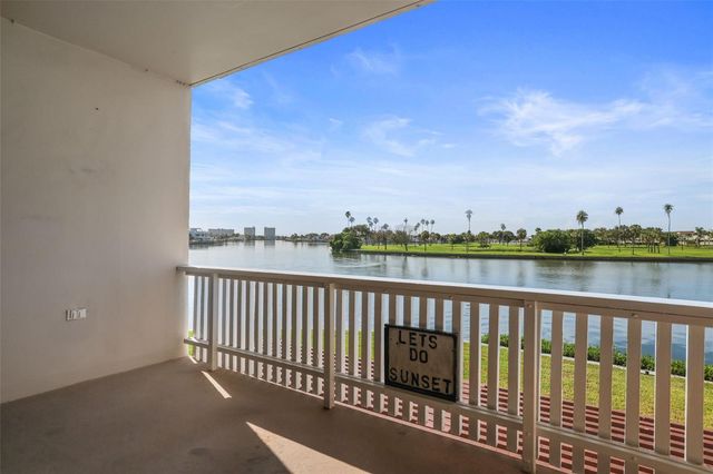 450 TREASURE ISLAND CAUSEWAY 208, Treasure Island, FL 33706