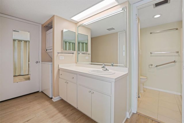 450 TREASURE ISLAND CAUSEWAY 208, Treasure Island, FL 33706