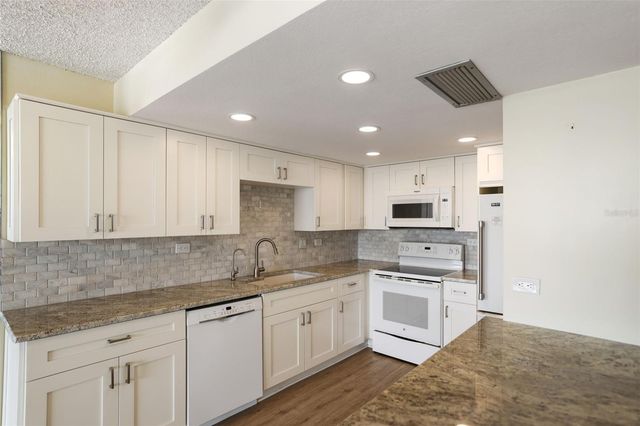 450 TREASURE ISLAND CAUSEWAY 208, Treasure Island, FL 33706