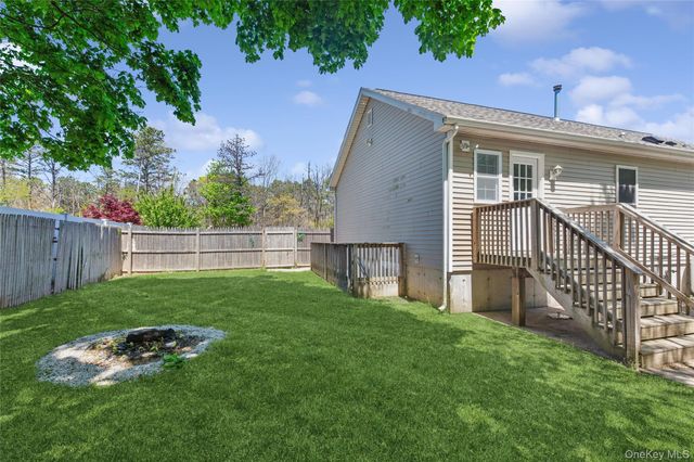 762 Bourdois Avenue, Bellport, NY 11713
