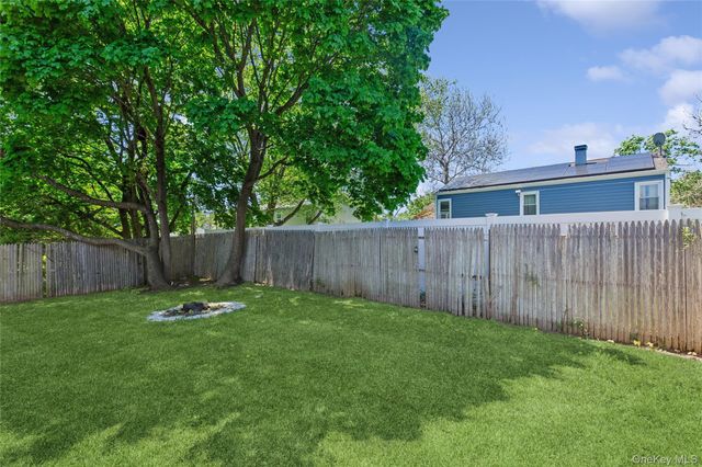 762 Bourdois Avenue, Bellport, NY 11713