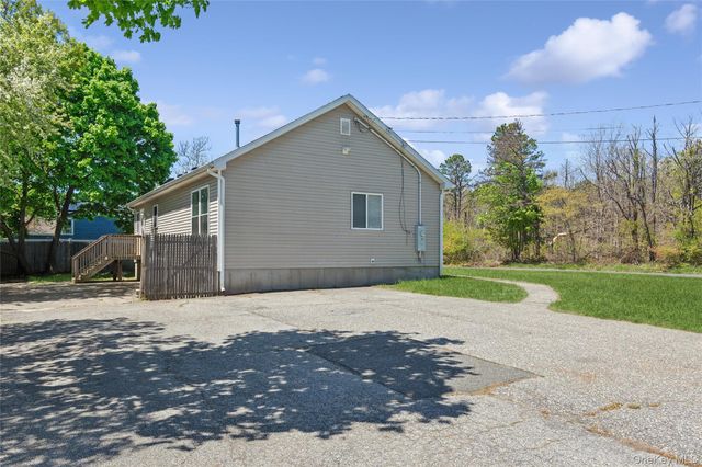 762 Bourdois Avenue, Bellport, NY 11713