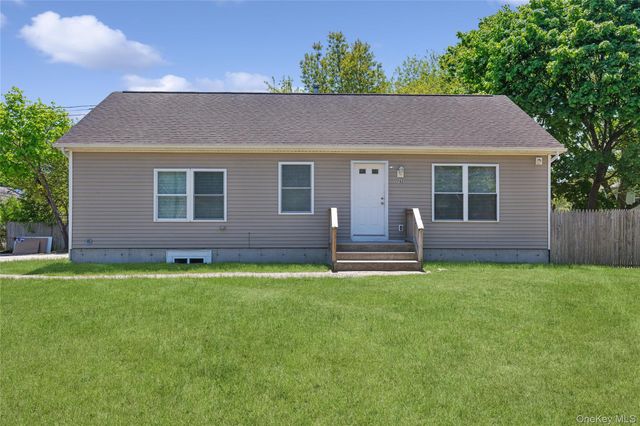 762 Bourdois Avenue, Bellport, NY 11713