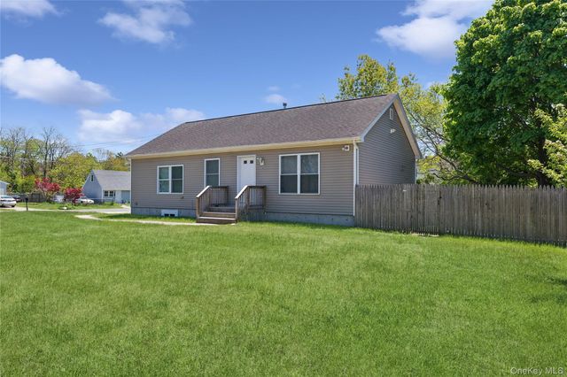762 Bourdois Avenue, Bellport, NY 11713
