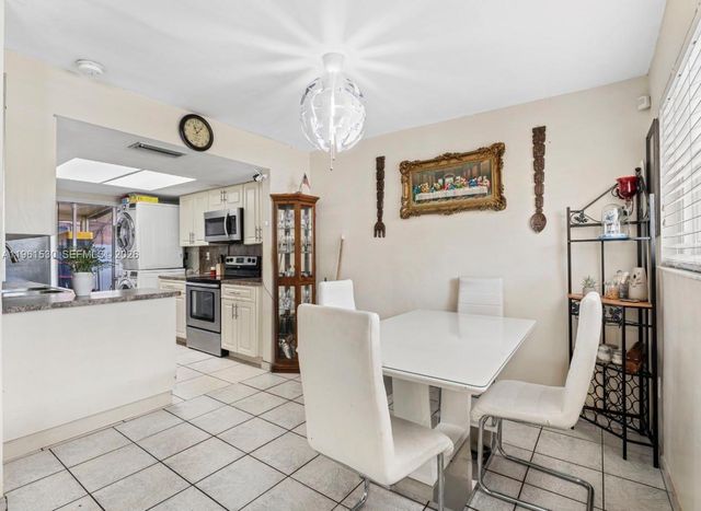 3056 NW 15th St 201, Miami, FL 33125