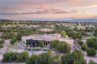 10 Rain Dance Court, Santa Fe, NM 87506