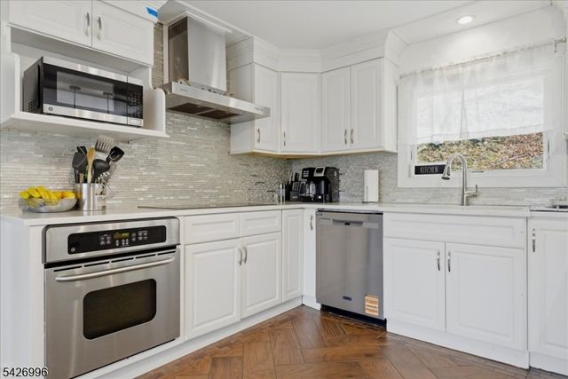 9 Hartung Ave, Riverdale Boro, NJ 07457