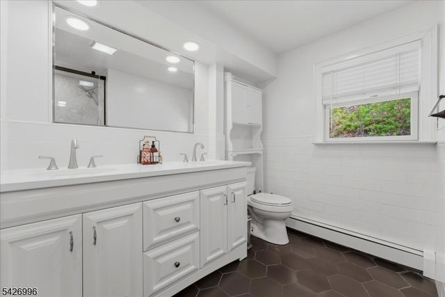 9 Hartung Ave, Riverdale Boro, NJ 07457