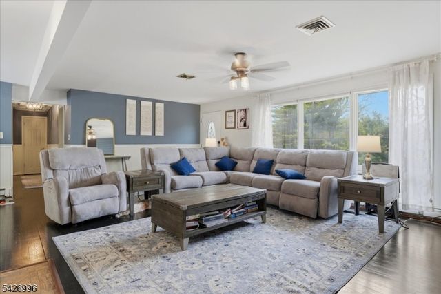 9 Hartung Ave, Riverdale Boro, NJ 07457