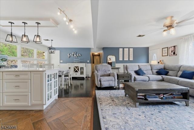 9 Hartung Ave, Riverdale Boro, NJ 07457