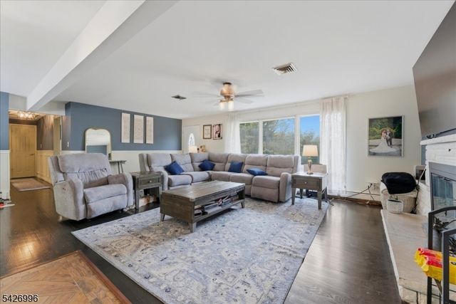 9 Hartung Ave, Riverdale Boro, NJ 07457