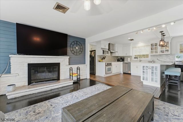 9 Hartung Ave, Riverdale Boro, NJ 07457