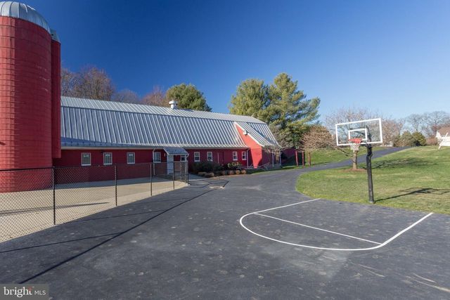 10500 COVING CROSS LN, Vienna, VA 22182