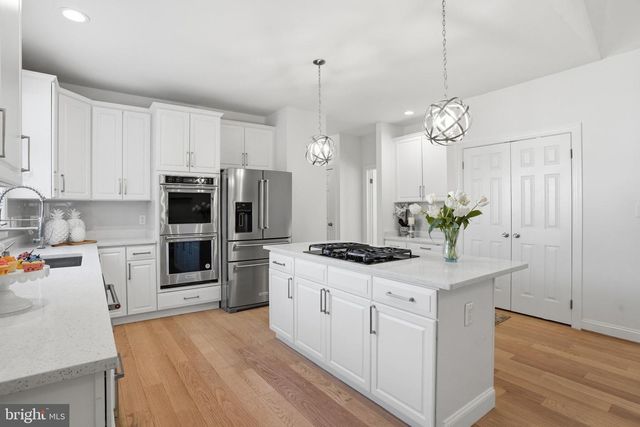 10500 COVING CROSS LN, Vienna, VA 22182